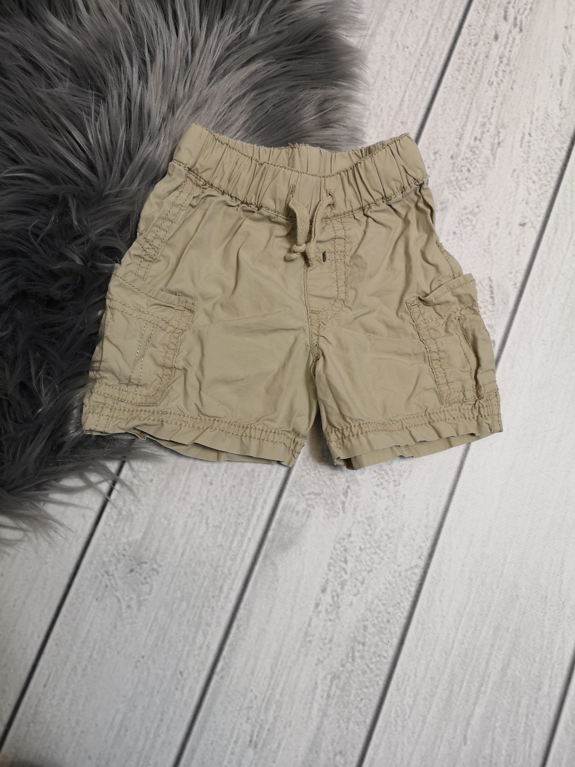 Short Gr. 74 - H&M